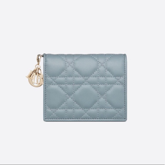 Brand new mini Lady Dior wallet
Box/dust bag ✔️ - Picture 1 of 5
